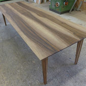 Tisch aus einheimischen Nussbaumholz metallfrei
