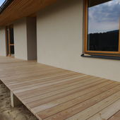 Terrasse aus Lärchenholz