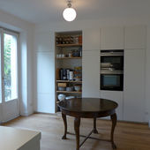 Küche mit Wandschrank weiß lackiert